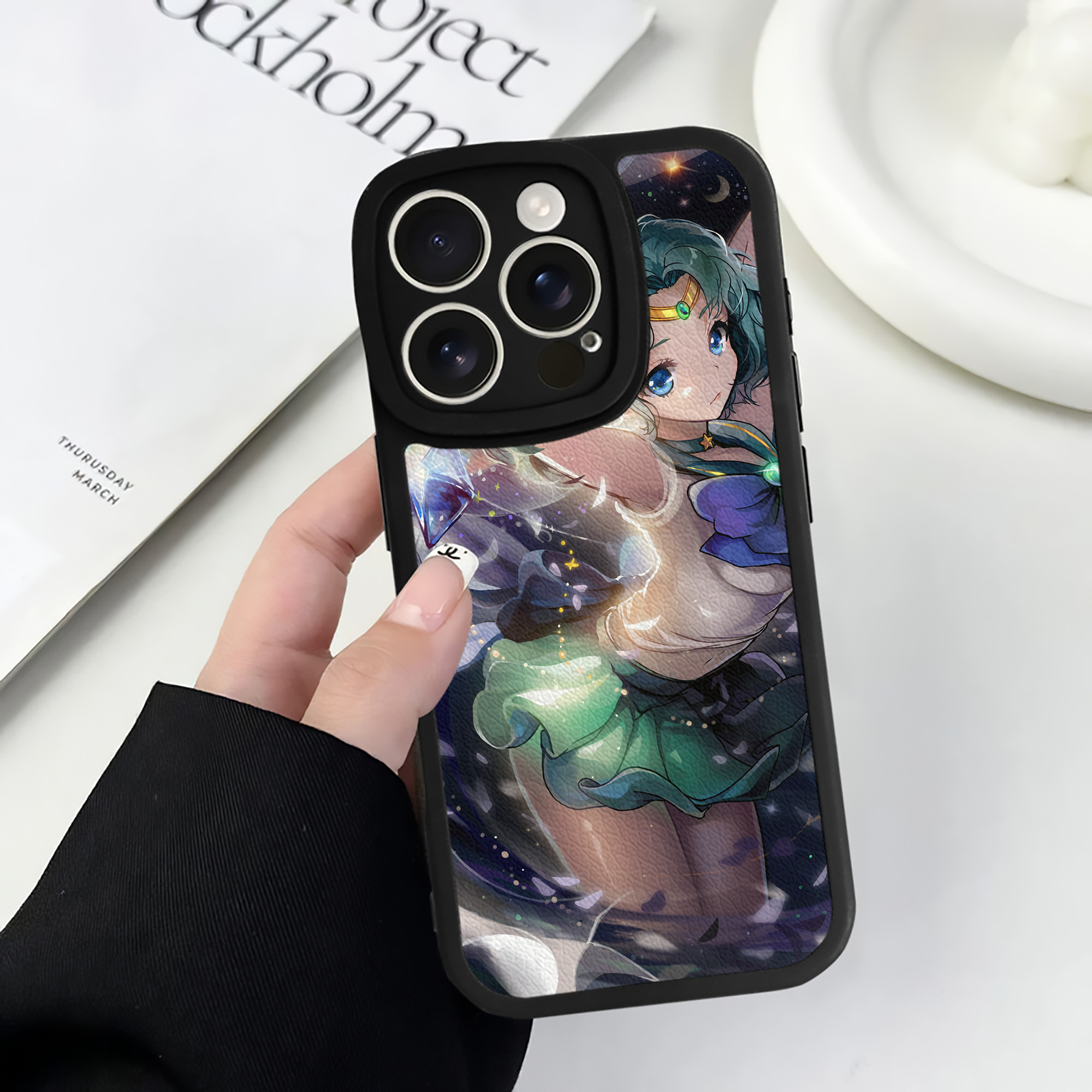 （画像用） 美少女戦士セーラームーン Sailor Moon 【iPhone 16シリーズ対応】シリコンスマホケース（レザー調） 材質：シリコン